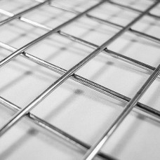 Сетка сварная нержавеющая квадратная в рулонах AISI 316 30х30х4 мм ГОСТ 23279-2012